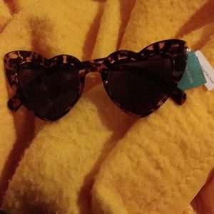 Cheetah Print Cat Eye Heart Shaped Sunglasses